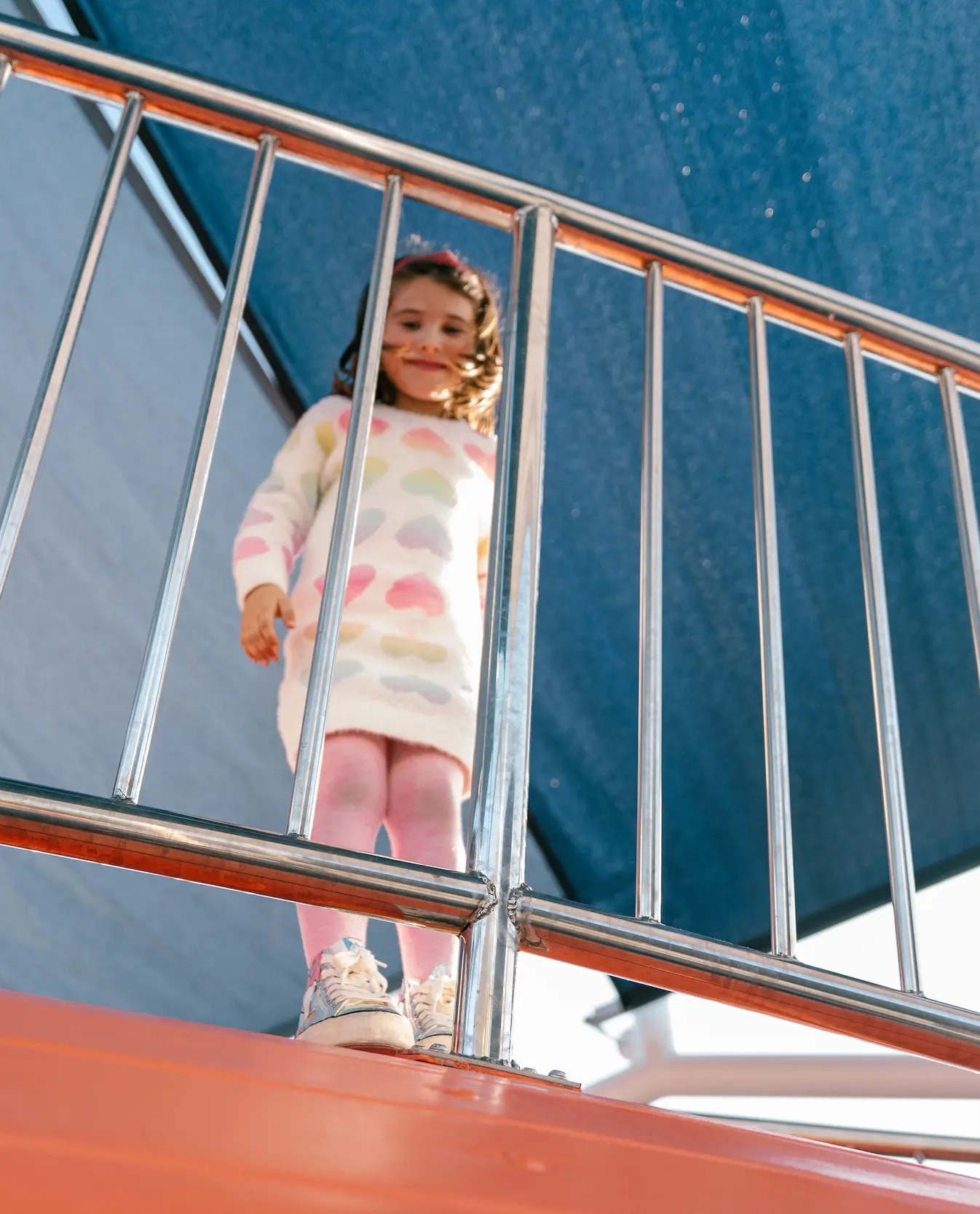 Niña en el playground Zitron